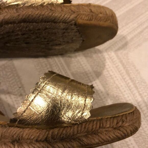 Michael Kors Gold Ankle Strap Sandal Wedges Size 7 - Picture 5 of 7